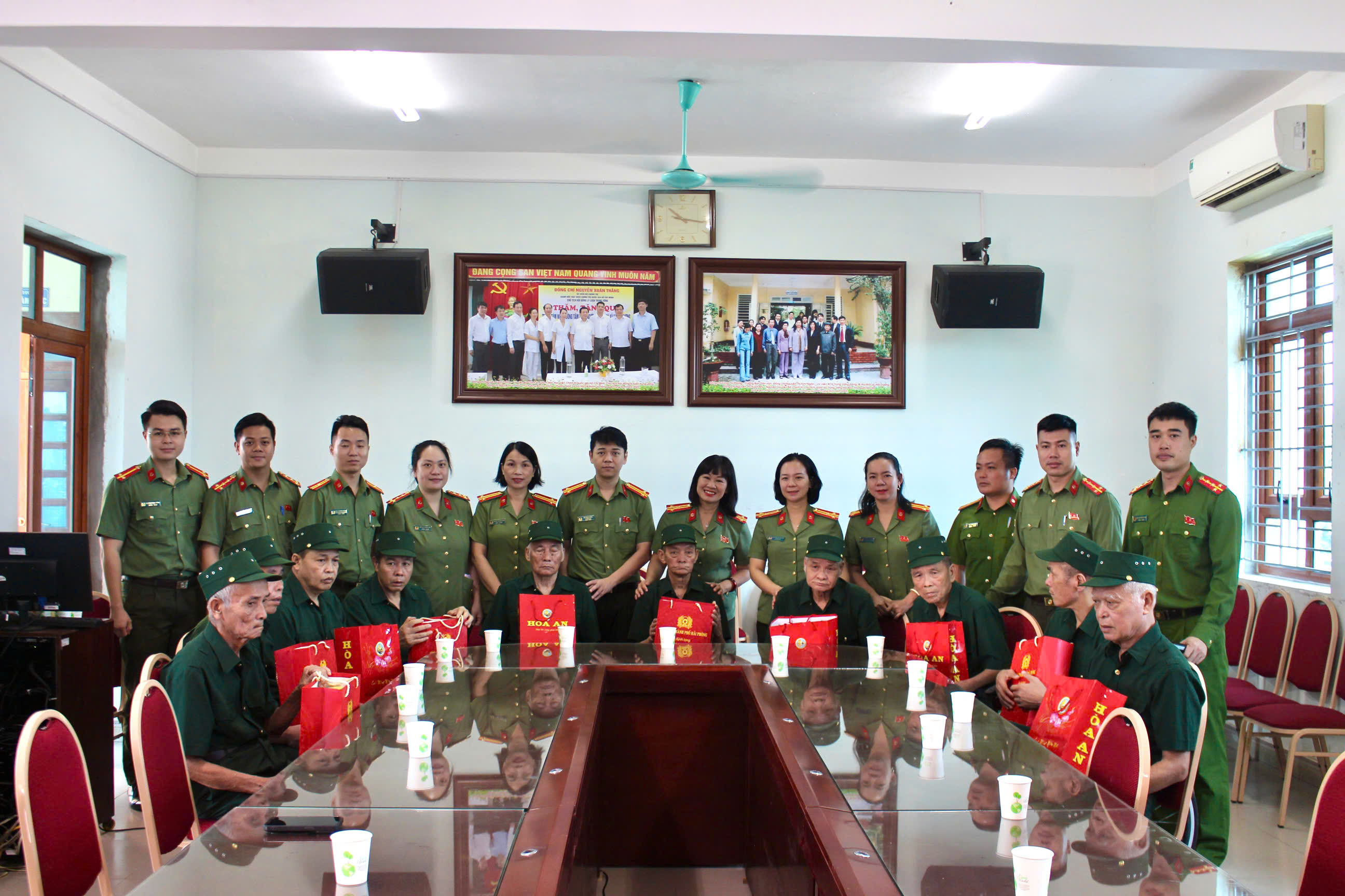 Đoàn Thanh niên - Hội Phụ nữ - Công đoàn CATP viết tiếp hành trình tri ân 